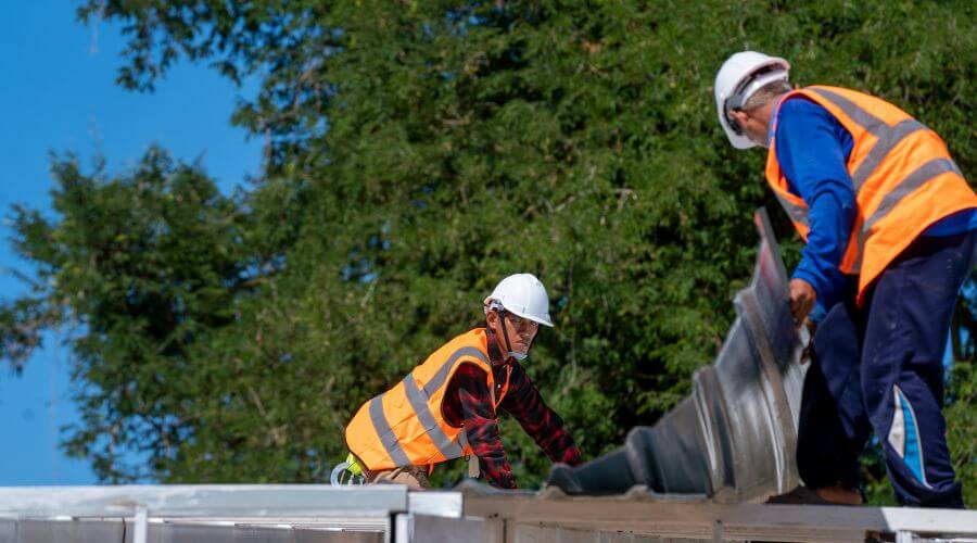 Professional gutter cleaning in Faucett, MO